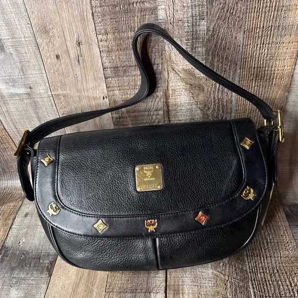 MCM Black Leather Shoulder bag with Gold Hardware - Picture 9 of 16